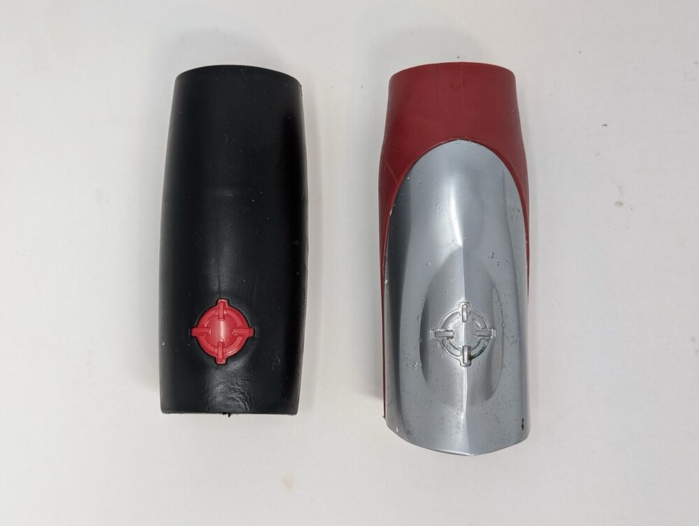 Regulator grip comparison, front — Ion 1.0 (left) vs. Epiphany (right)