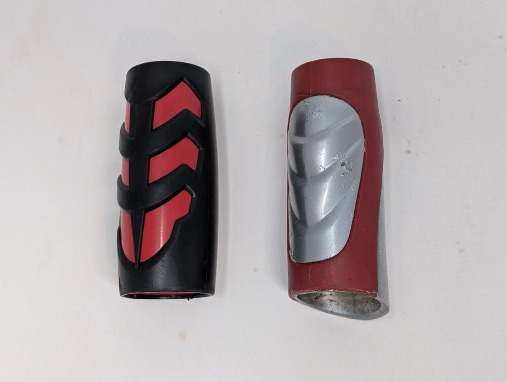 Regulator grip comparison, side — Ion 1.0 (left) vs. Epiphany (right)